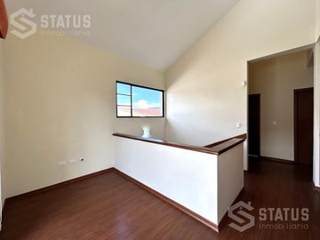 Vendo casa independiente en conjunto  sector Mirasierra - Los Chillos 3 Dorm - $130.000