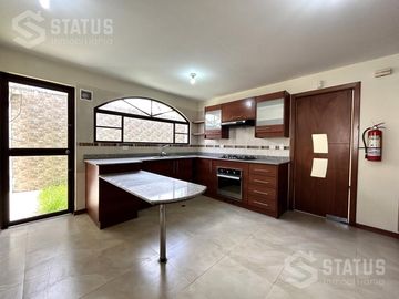 Vendo casa independiente en conjunto  sector Mirasierra - Los Chillos 3 Dorm - $130.000