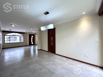 Vendo casa independiente en conjunto  sector Mirasierra - Los Chillos 3 Dorm - $130.000