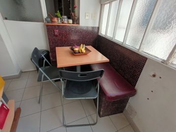 Venta 3 ambientes con dependencias y balcón al frente en Almagro