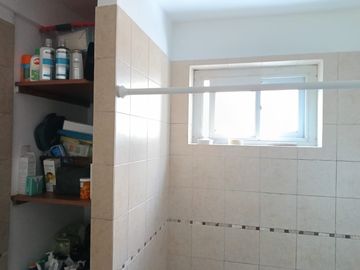 Venta 3 ambientes con dependencias y balcón al frente en Almagro