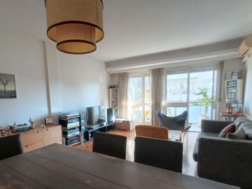Venta 3 ambientes con dependencias y balcón al frente en Almagro