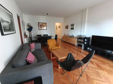 Venta 3 ambientes con dependencias y balcón al frente en Almagro