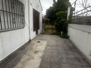 VENTA CASA 5 AMB MULTIFAMILIAR CON PILETA LANUS