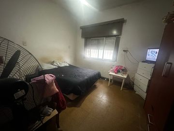 VENTA CASA 5 AMB MULTIFAMILIAR CON PILETA LANUS