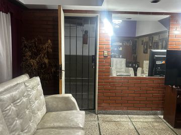 VENTA CASA 5 AMB MULTIFAMILIAR CON PILETA LANUS