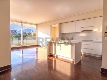 Departamento con vistas despejadas en Vitacura