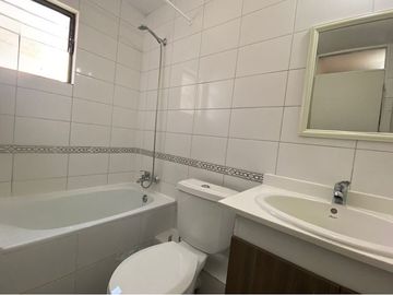 ¡Gran Oportunidad! Casa 4D 2B, 3 pisos