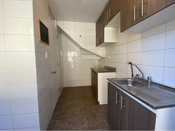 ¡Gran Oportunidad! Casa 4D 2B, 3 pisos