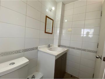 ¡Gran Oportunidad! Casa 4D 2B, 3 pisos