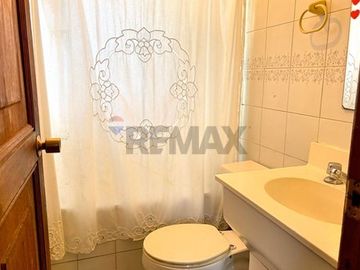 Gran casa en venta en la Reina