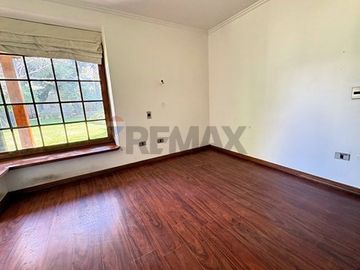 Gran casa en venta en la Reina