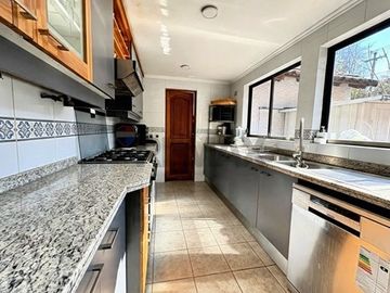 Gran casa en venta en la Reina