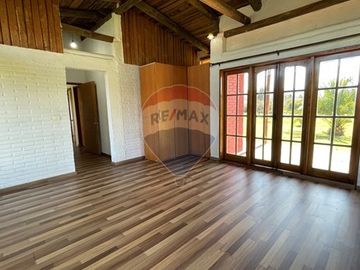 Tranquilidad y Espacio en Santa Elena, Colina