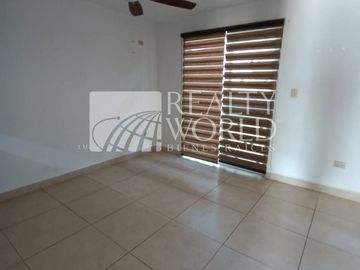 Casa en Renta en Valle La Rioja, Ex-Hacienda Santa Rosa