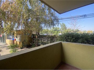 Dpto. acogedor con estacionamiento y terraza