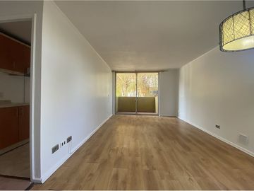 Dpto. acogedor con estacionamiento y terraza