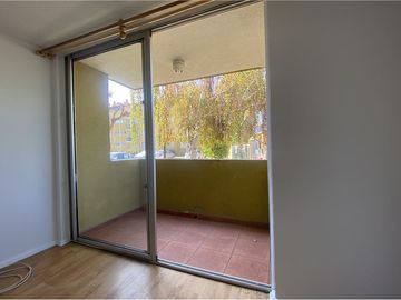 Dpto. acogedor con estacionamiento y terraza