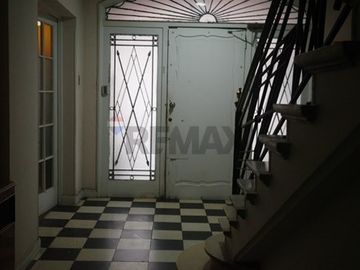 Majestuosa casa comercial para inversionistas