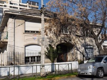 Majestuosa casa comercial para inversionistas