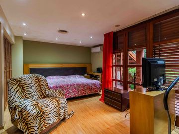 Venta Casa de 6 Ambientes, jardin,pileta,parrilla