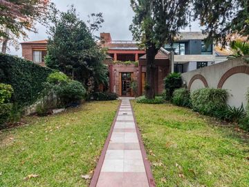 Venta Casa de 6 Ambientes, jardin,pileta,parrilla