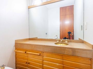 Venta Casa de 6 Ambientes, jardin,pileta,parrilla