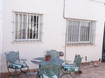 Venta casa de dos plantas con pileta, wilde.