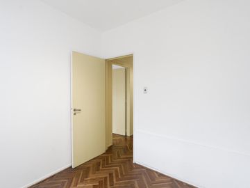 VENTA DEPARTAMENTO 4 AMBIENTES EN FLORES APTO CRÉDITO
