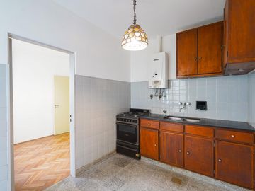VENTA DEPARTAMENTO 4 AMBIENTES EN FLORES APTO CRÉDITO