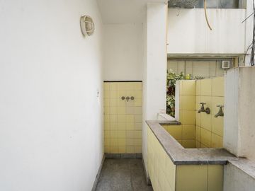 VENTA DEPARTAMENTO 4 AMBIENTES EN FLORES APTO CRÉDITO