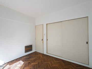 VENTA DEPARTAMENTO 4 AMBIENTES EN FLORES APTO CRÉDITO