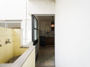 VENTA DEPARTAMENTO 4 AMBIENTES EN FLORES APTO CRÉDITO