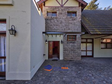 Casa en venta en Country Banco Provincia, Francisco Alvarez, Moreno