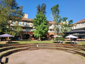 Oficina  en Alquiler en Pilar Pueblo Caamaño . Luminosa con gran ubicación