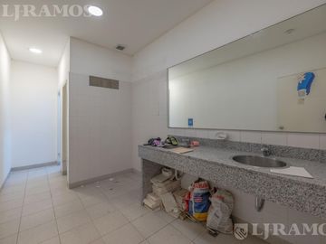 Local en venta y alquiler en Almagro de 800 m2