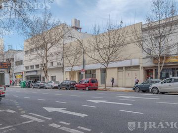 Local en venta y alquiler en Almagro de 800 m2