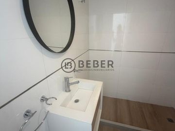 En venta dos ambientes a la calle con balcon, Plaza Colon