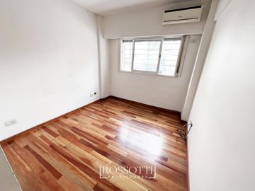 Exc. depto 2 amb. c/ Balcón al frente - en Suite - Cocina c/ barra desayunadora - 46m2