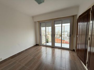 SEMIPISO 3 AMB FTE BCON VISTA ABIERTA - BAÑO Y TOILETTE - 90 m2