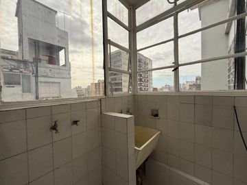 SEMIPISO 3 AMB FTE BCON VISTA ABIERTA - BAÑO Y TOILETTE - 90 m2