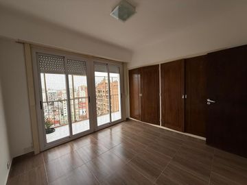 SEMIPISO 3 AMB FTE BCON VISTA ABIERTA - BAÑO Y TOILETTE - 90 m2