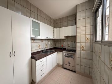 SEMIPISO 3 AMB FTE BCON VISTA ABIERTA - BAÑO Y TOILETTE - 90 m2