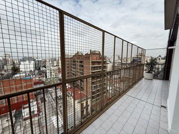 SEMIPISO 3 AMB FTE BCON VISTA ABIERTA - BAÑO Y TOILETTE - 90 m2