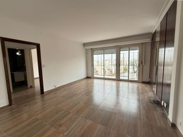SEMIPISO 3 AMB FTE BCON VISTA ABIERTA - BAÑO Y TOILETTE - 90 m2