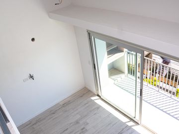 DEPARTAMENTO MONOAMBIENTE con Cochera EN TIGRE