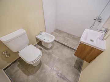 Venta monoambiente divisible con balcón a estrenar en Boedo