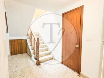 Casa EN VENTA en el corazón de Tlalnepantla