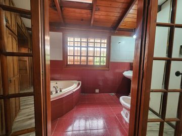 Casa en Alberdi Warnes 1800