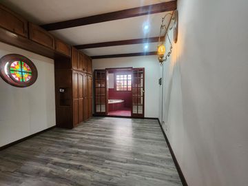 Casa en Alberdi Warnes 1800